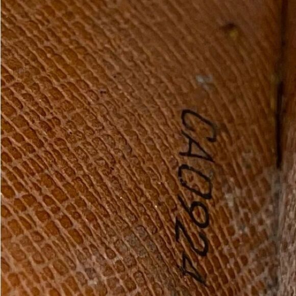 Authentic Louis Vuitton Monogram Sarah Wallet - Picture 13 of 13